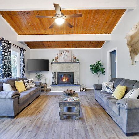 Chic And Stylish Home Hot Tub,4 Bedrooms, Game Movie Room, Firepit, Arcades, Playground On Site 2 Min Walk From Pool And Lake Tobyhanna 외부 사진