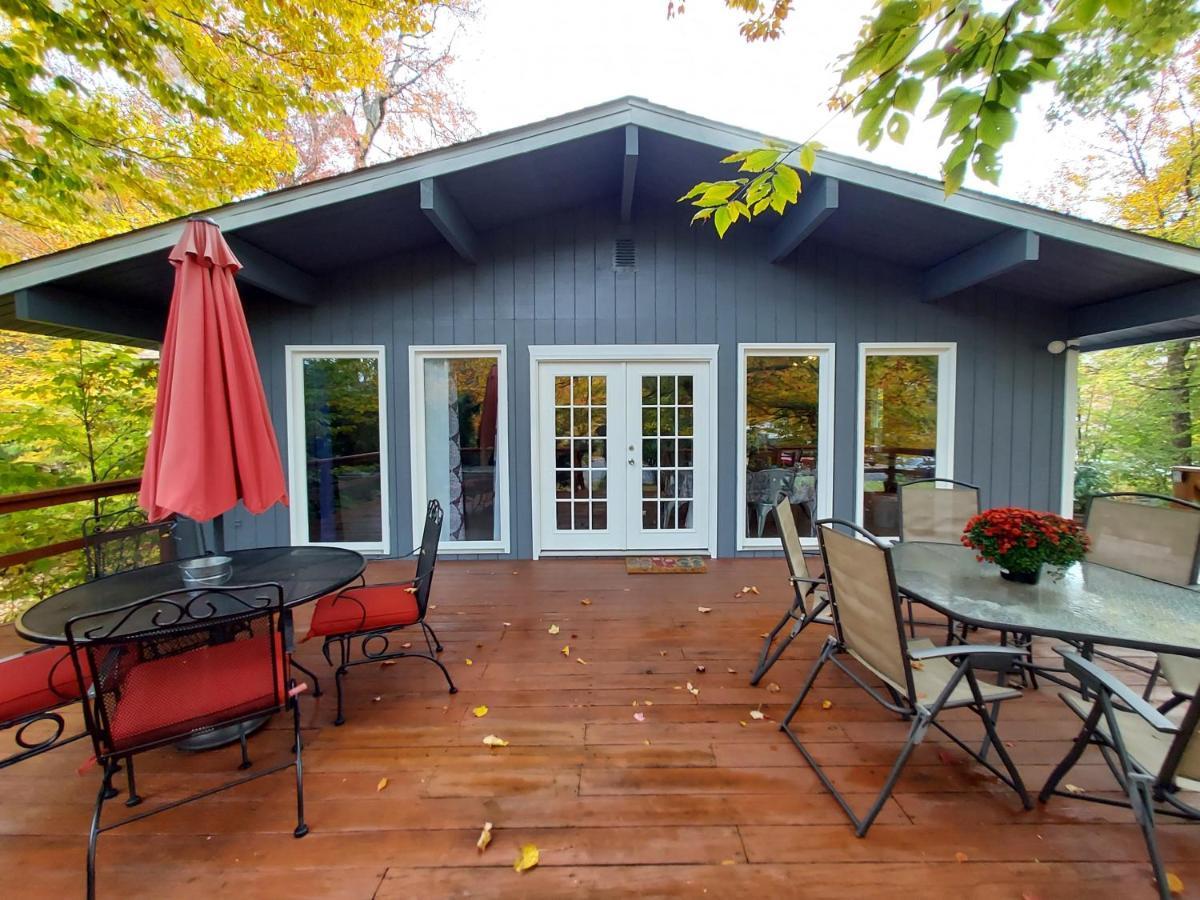 Chic And Stylish Home Hot Tub,4 Bedrooms, Game Movie Room, Firepit, Arcades, Playground On Site 2 Min Walk From Pool And Lake Tobyhanna 외부 사진