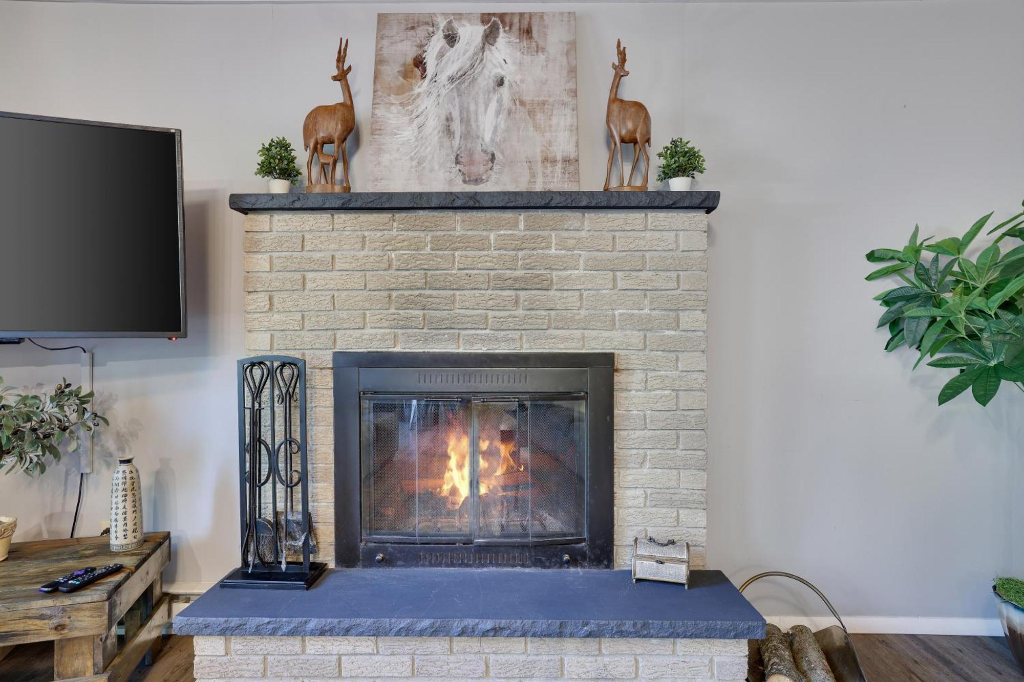 Chic And Stylish Home Hot Tub,4 Bedrooms, Game Movie Room, Firepit, Arcades, Playground On Site 2 Min Walk From Pool And Lake Tobyhanna 외부 사진